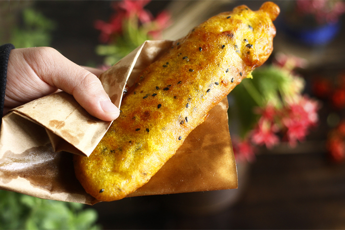 Bánh chuối chiên - Crispy banana fritters