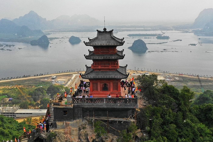 Tam Chuc pagoda in Vietnam